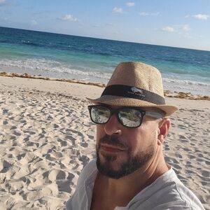 Meet your Posher, Jason